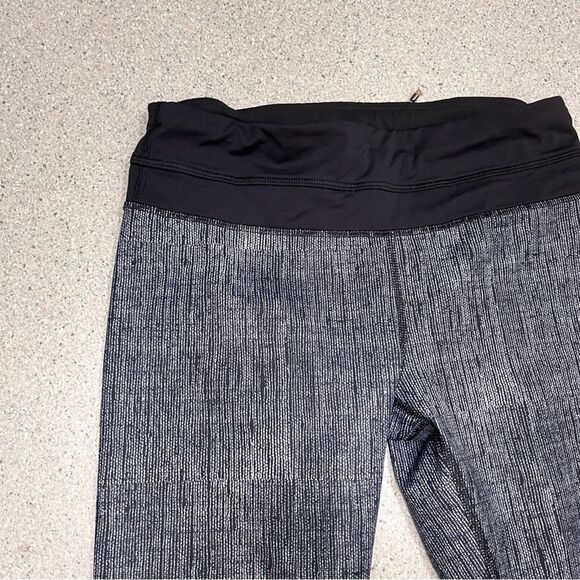 Lululemon Run: Inspire Crop II All Luxtreme Womens Cropped Leggings Athletic 4 - Picture 3 of 10